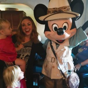 Meet your Posher, Demi